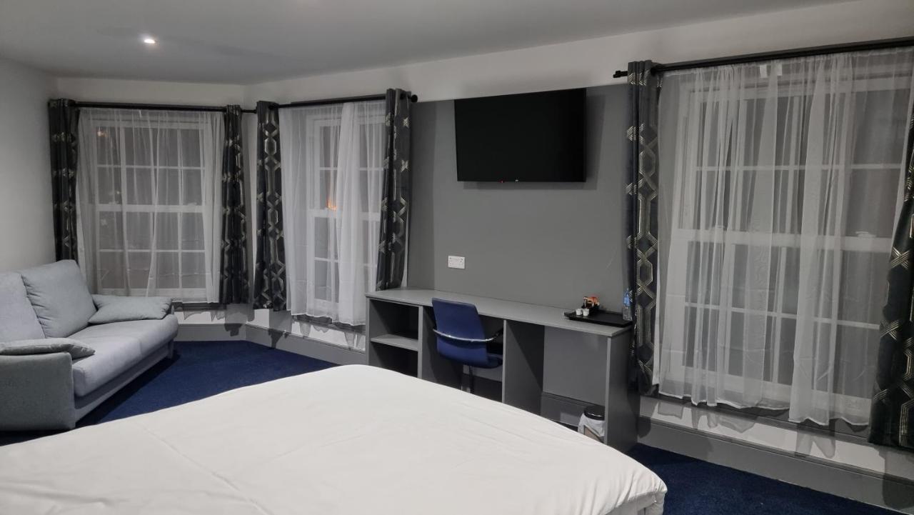 Dreams Hotel - Park View Barking  Bagian luar foto