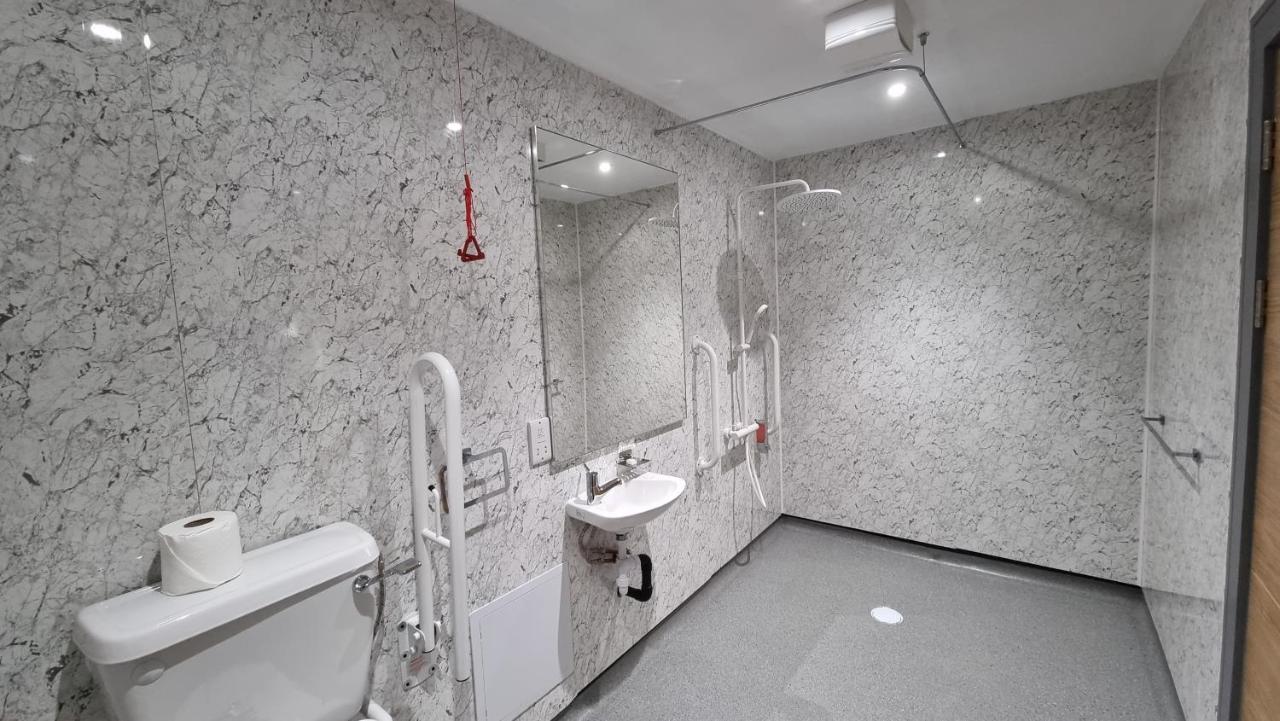Dreams Hotel - Park View Barking  Bagian luar foto