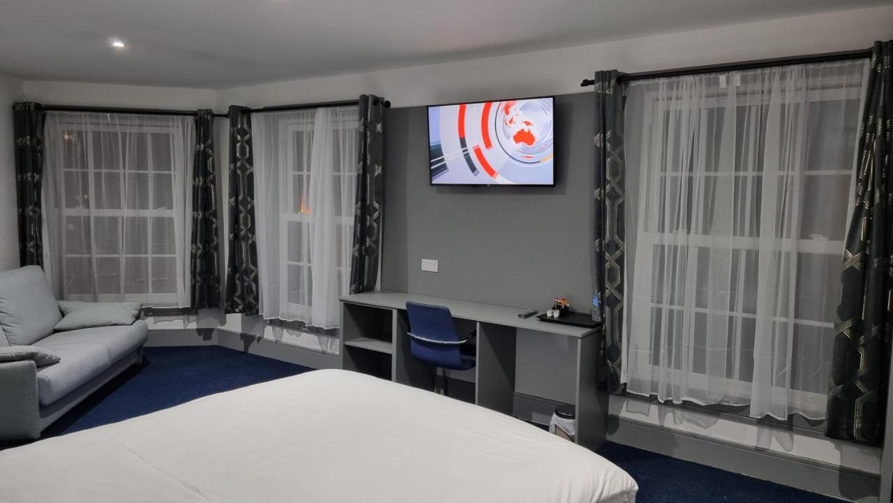 Dreams Hotel - Park View Barking  Bagian luar foto