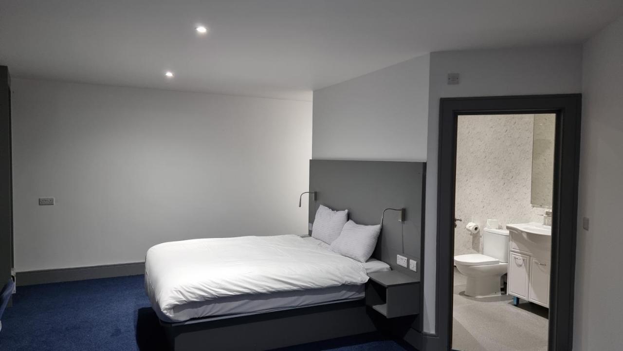 Dreams Hotel - Park View Barking  Bagian luar foto
