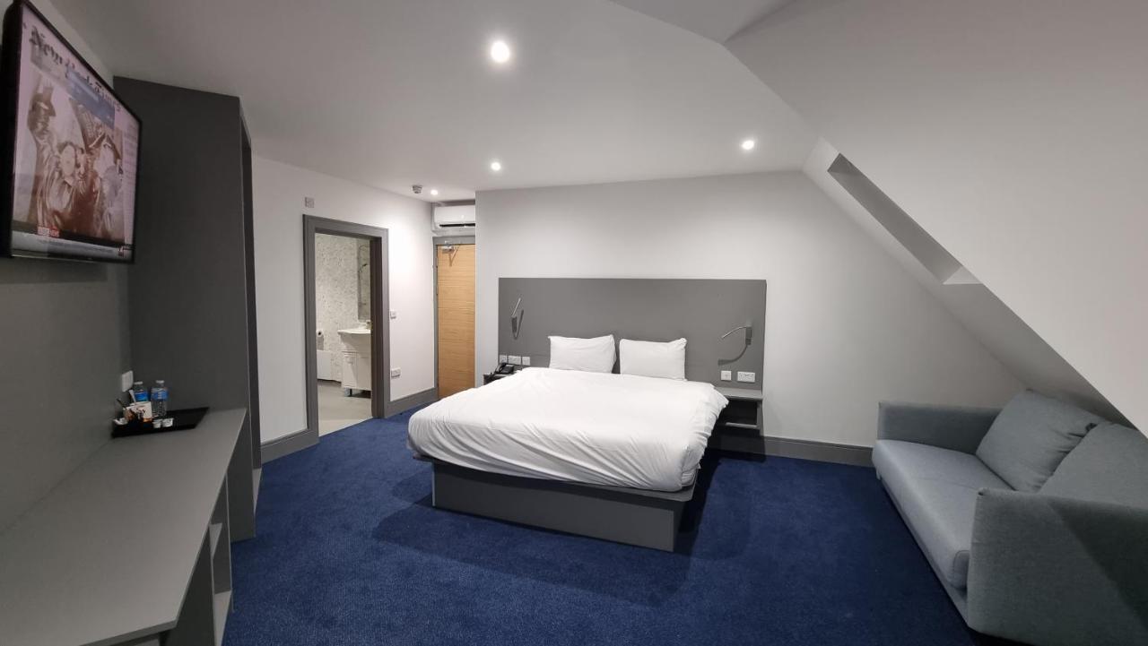 Dreams Hotel - Park View Barking  Bagian luar foto