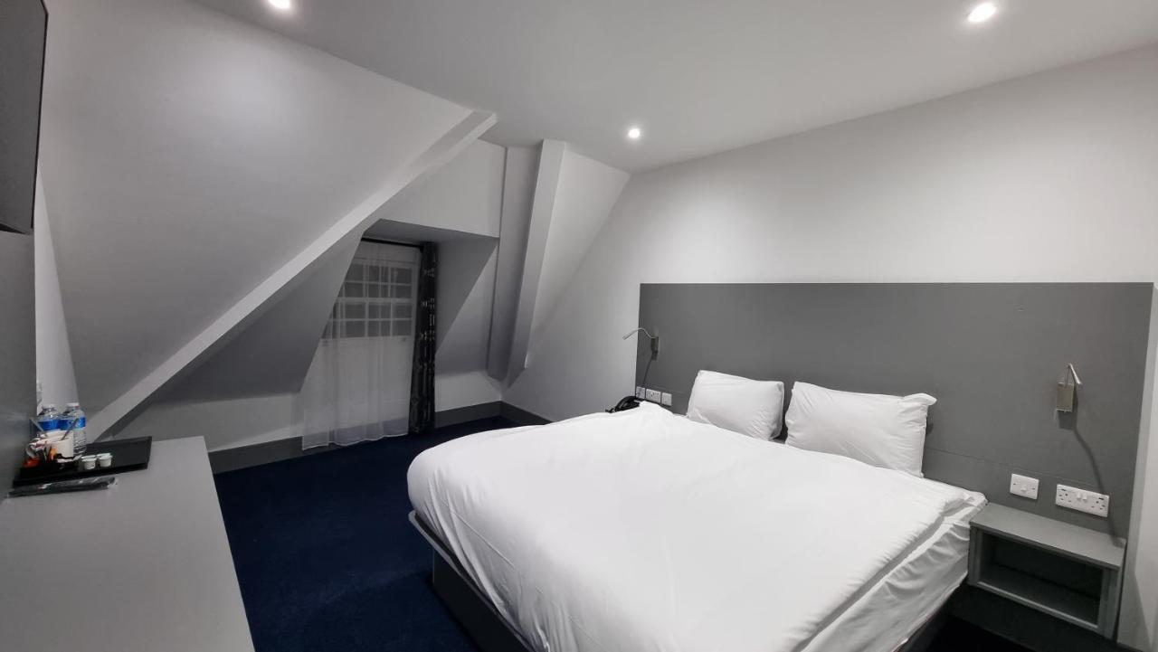 Dreams Hotel - Park View Barking  Bagian luar foto