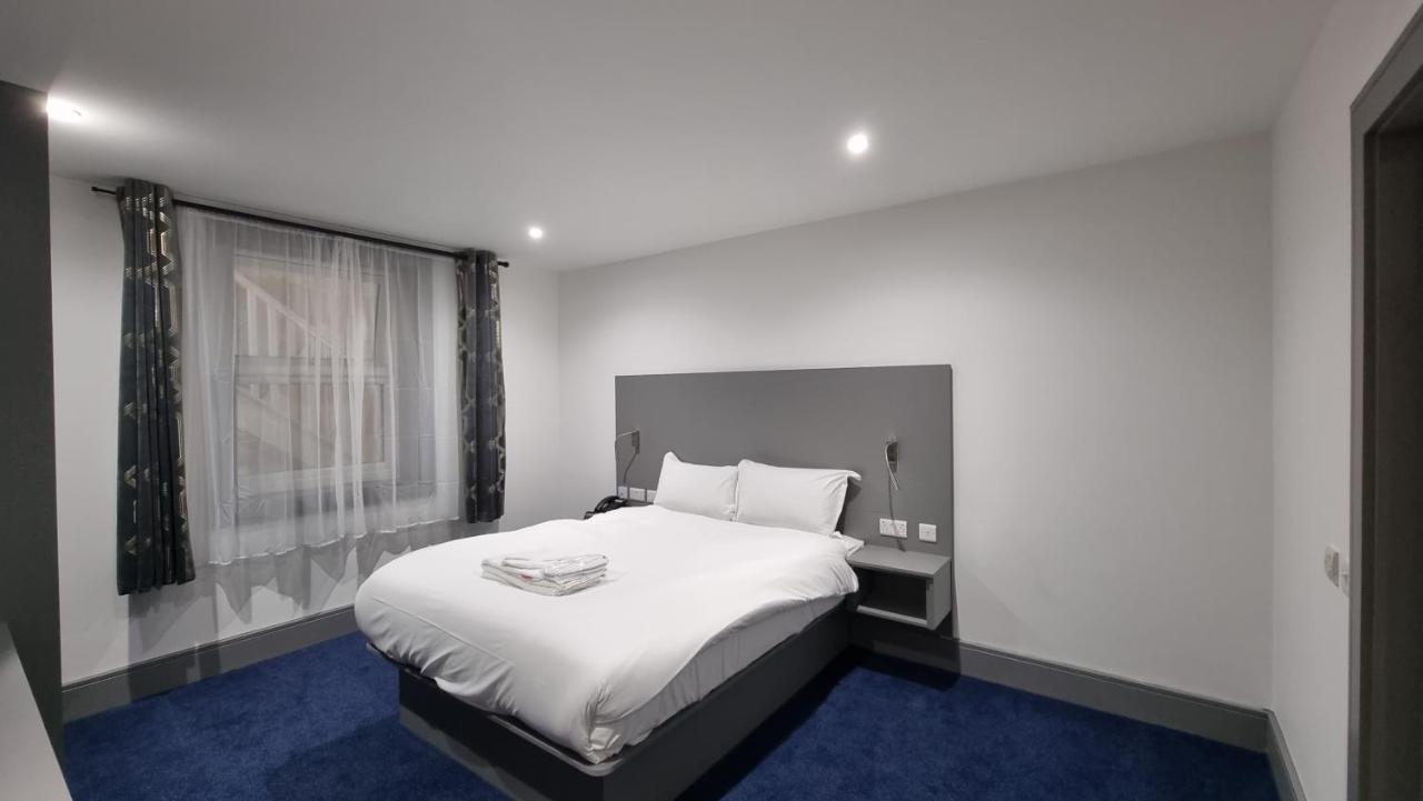 Dreams Hotel - Park View Barking  Bagian luar foto