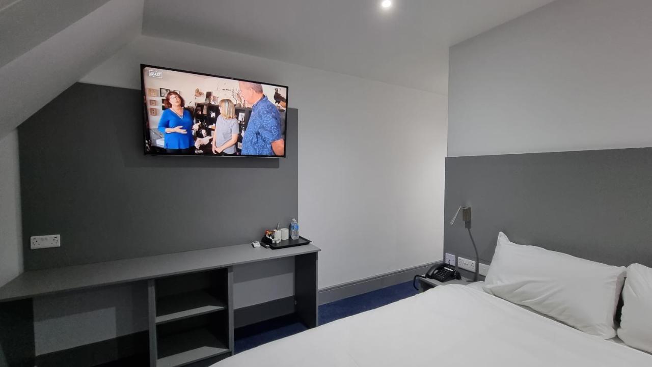 Dreams Hotel - Park View Barking  Bagian luar foto